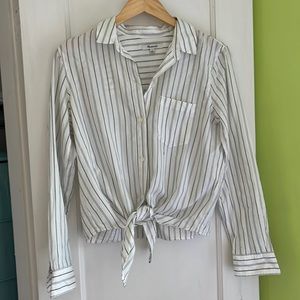 Madewell button up tie front shirt